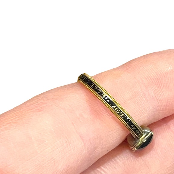 Antique Georgian Mourning enameled ring 1773 Authentic Purple paste 18k … - Picture 8 of 9